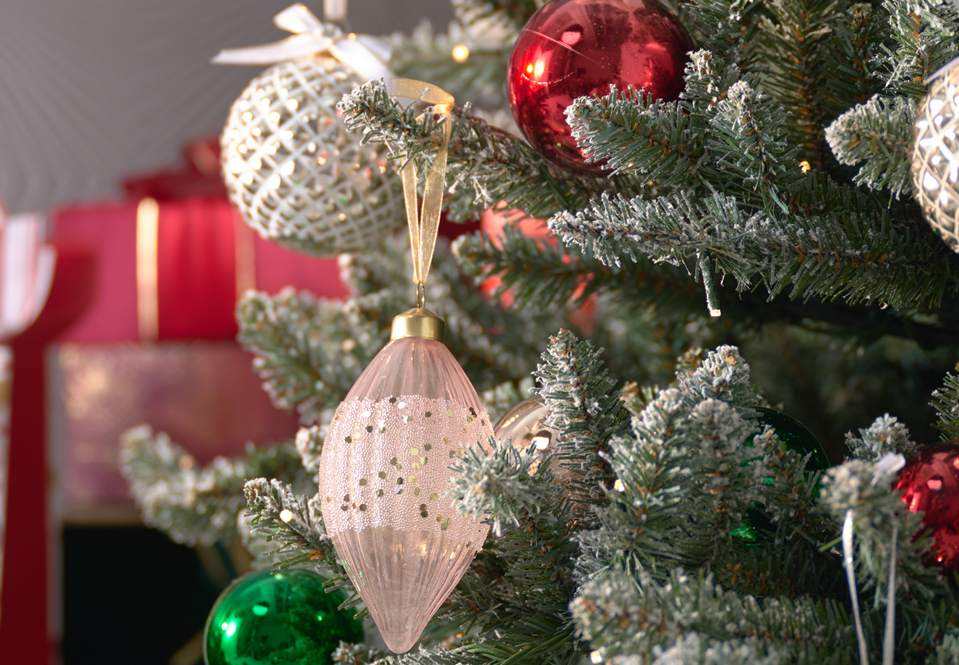 Christmas tree with Papyrus ornaments